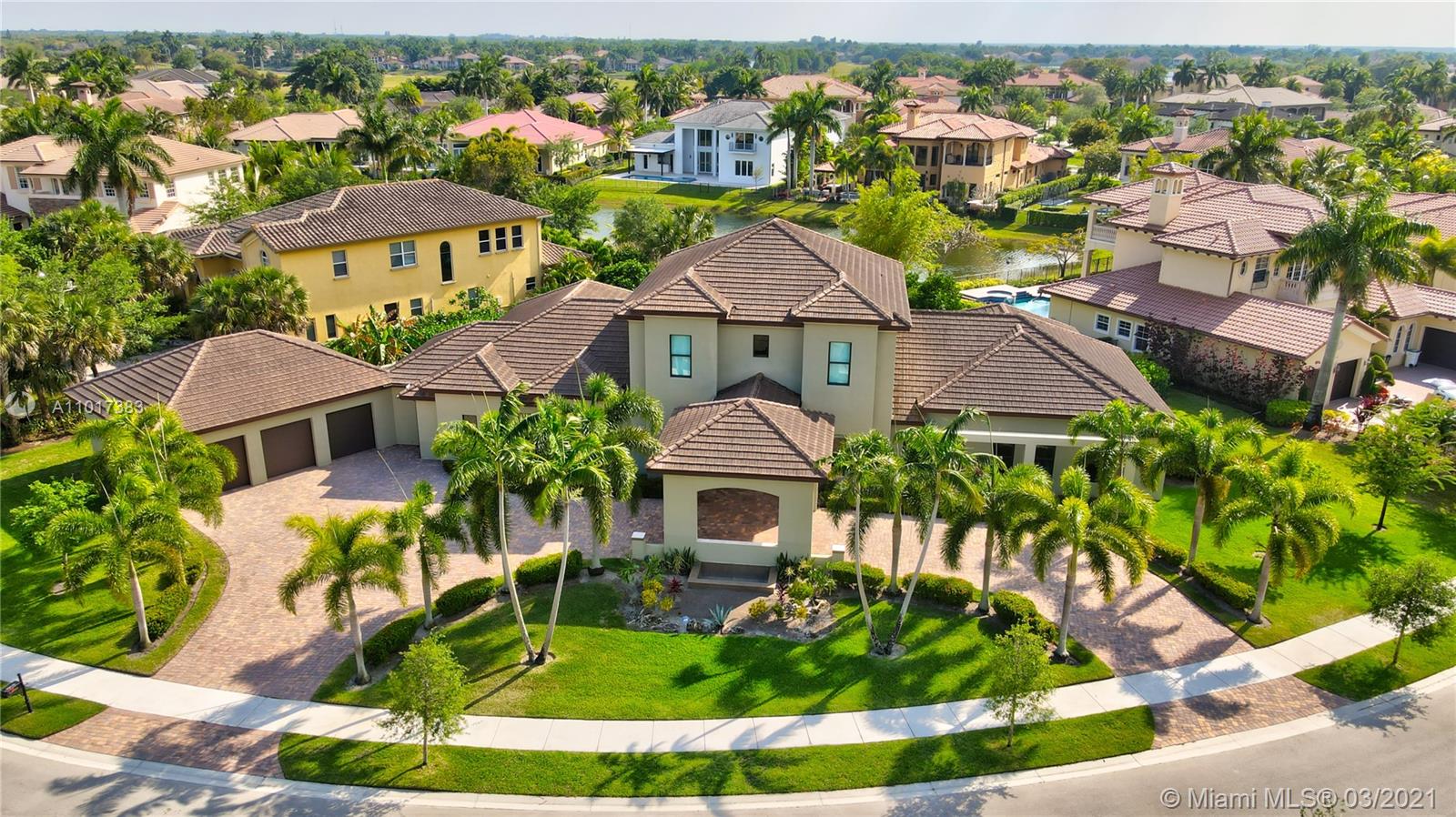 HERON ESTATES AT HERON BAY - Residential