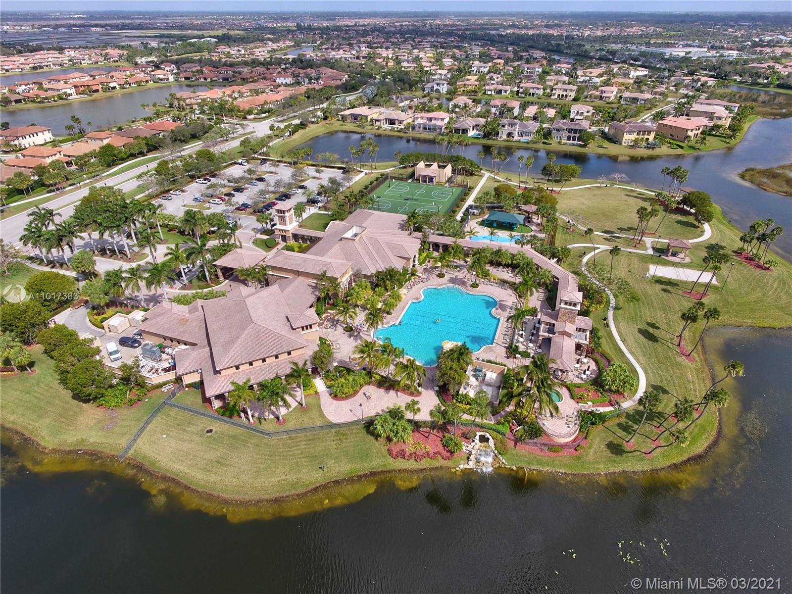 HERON ESTATES AT HERON BAY - Residential