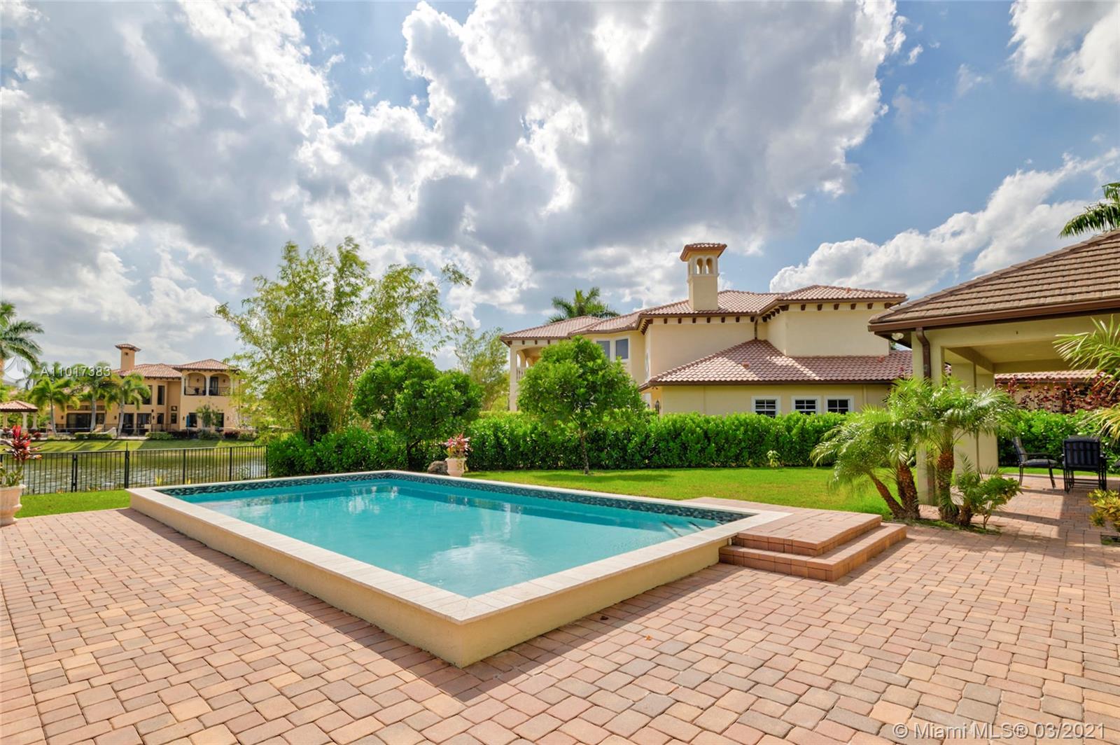 HERON ESTATES AT HERON BAY - Residential