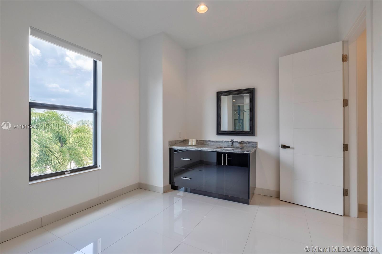 HERON ESTATES AT HERON BAY - Residential