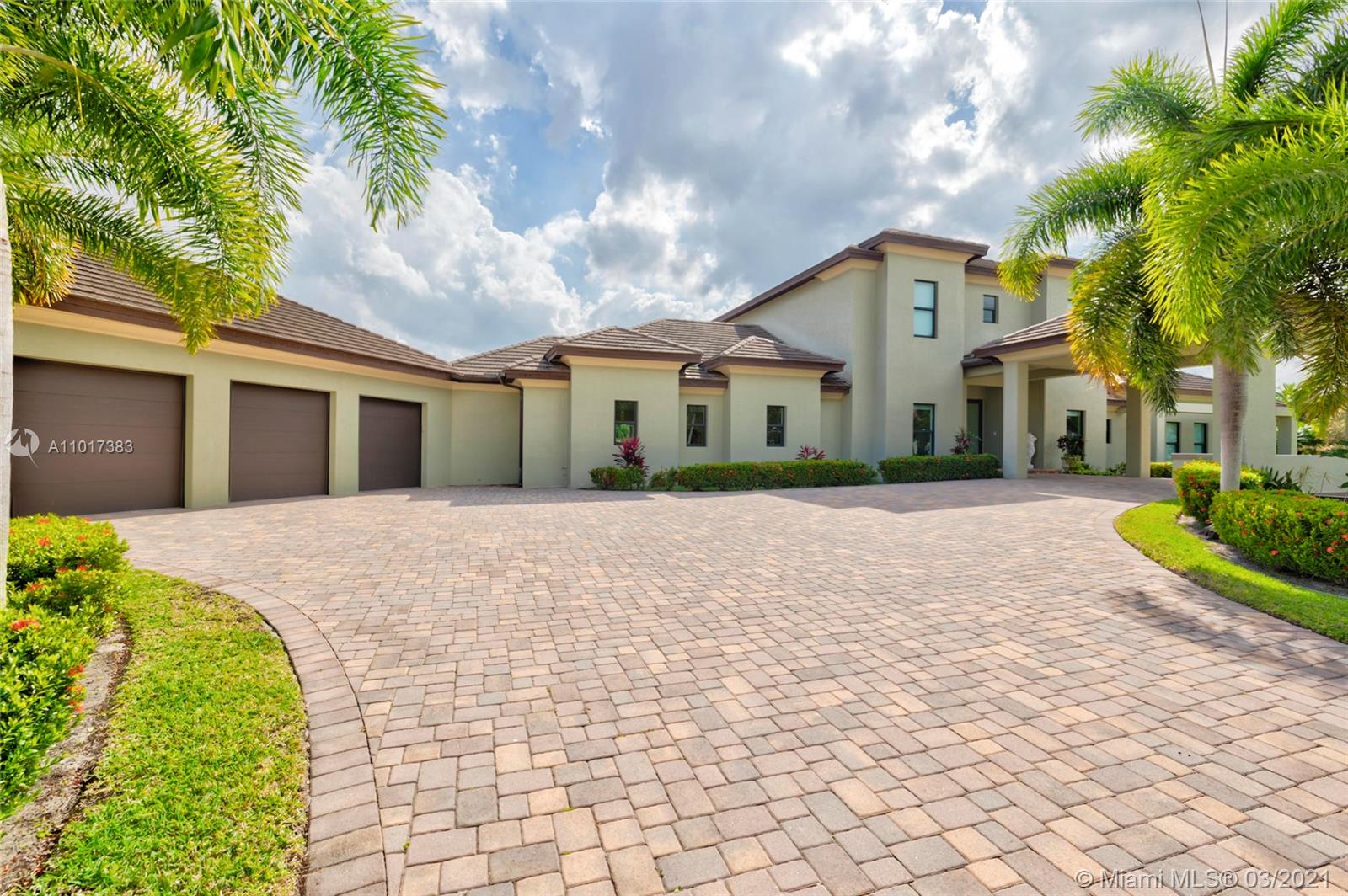 HERON ESTATES AT HERON BAY - Residential