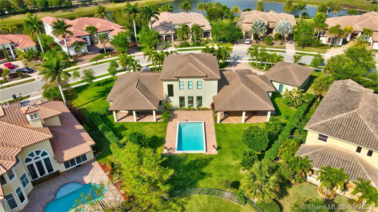 HERON ESTATES AT HERON BAY - Residential