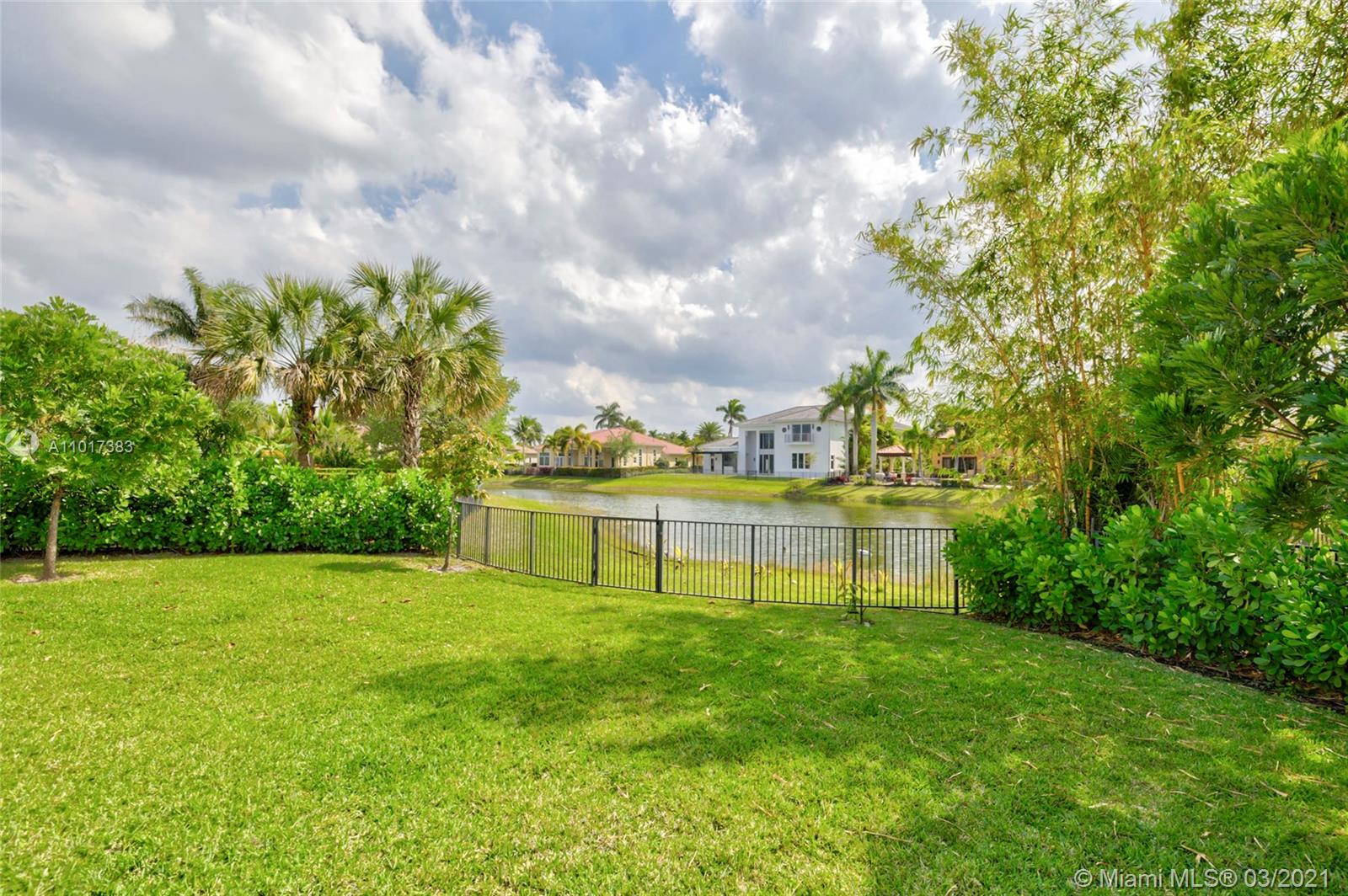 HERON ESTATES AT HERON BAY - Residential