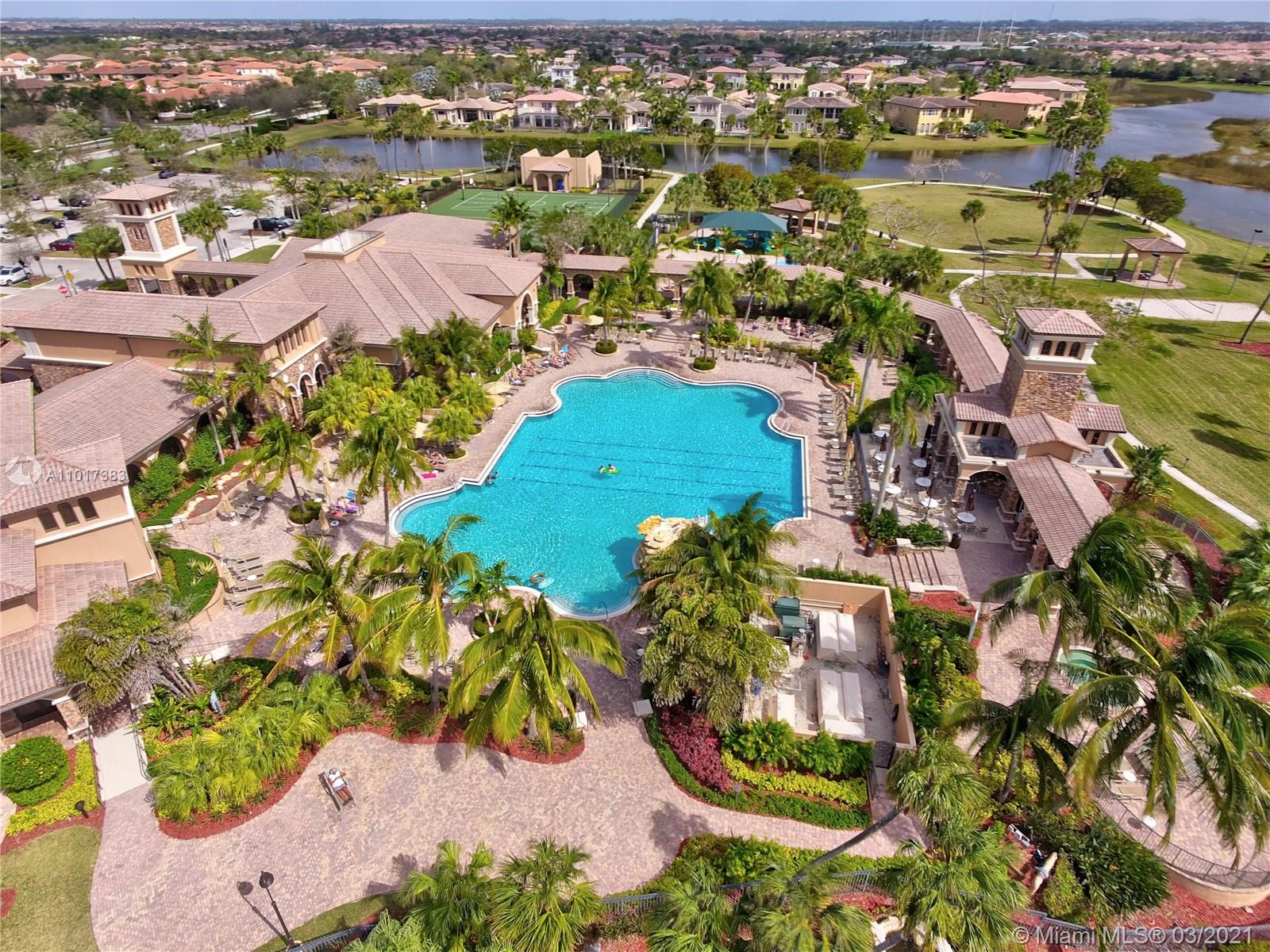HERON ESTATES AT HERON BAY - Residential