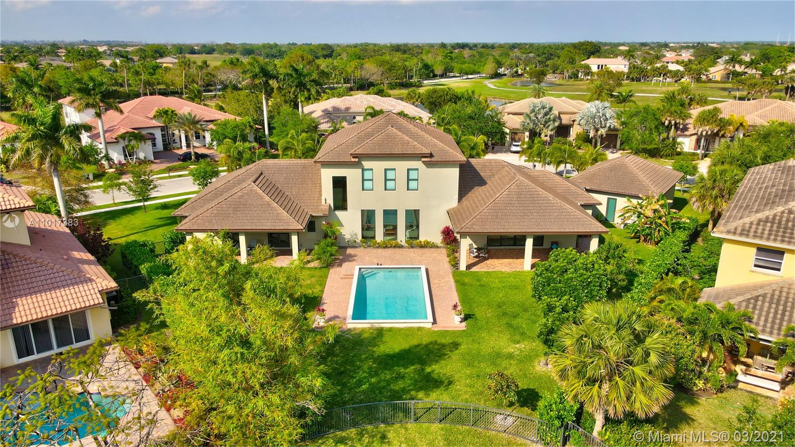 HERON ESTATES AT HERON BAY - Residential