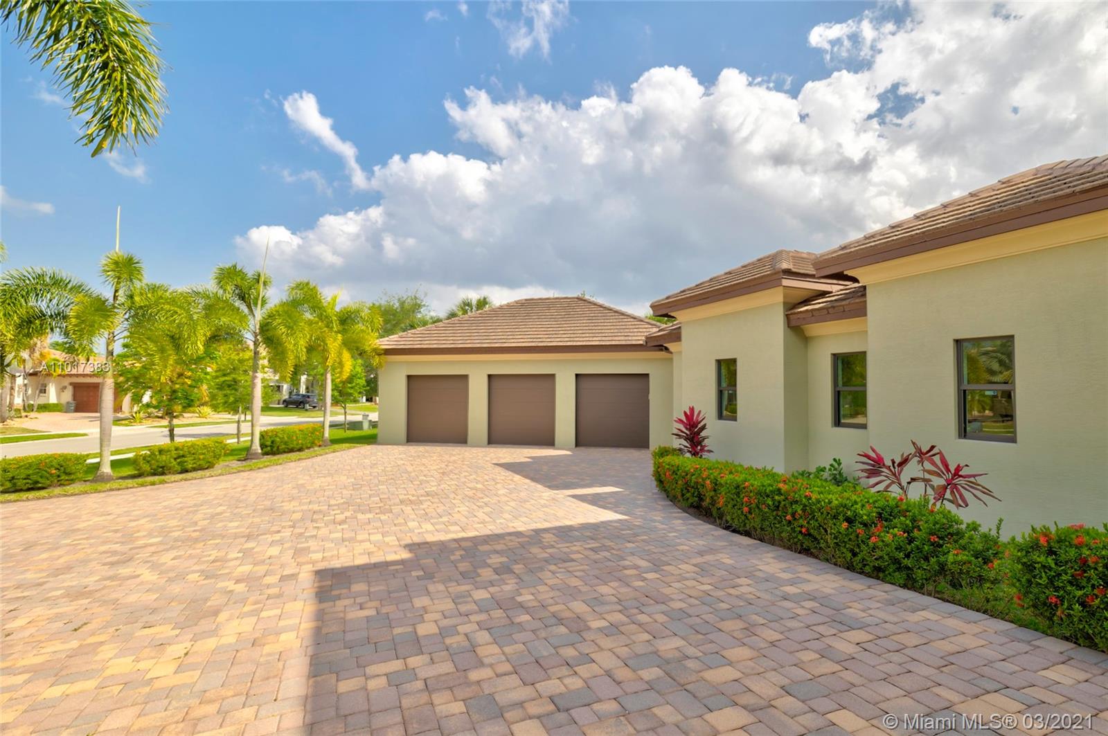 HERON ESTATES AT HERON BAY - Residential