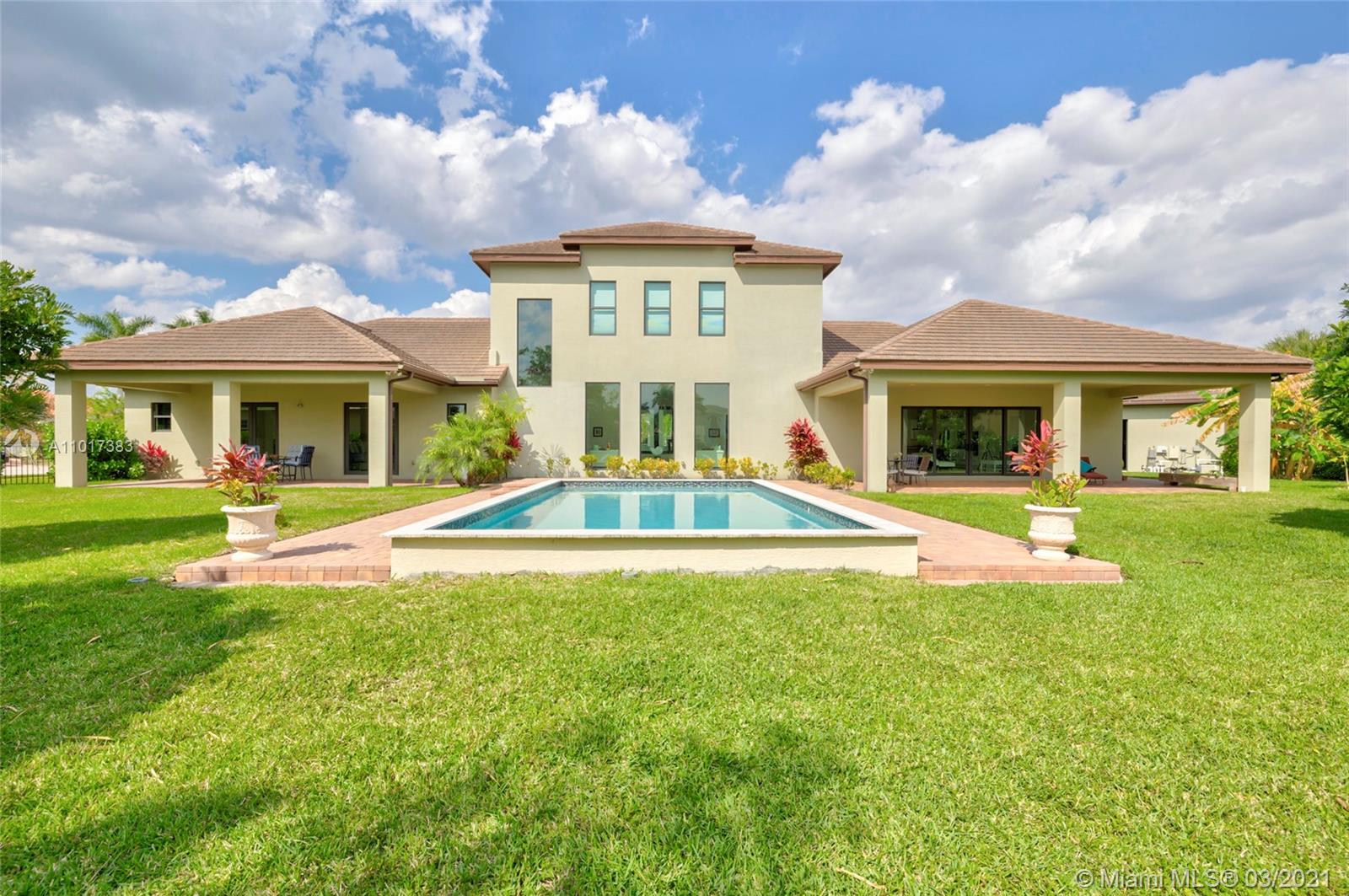 HERON ESTATES AT HERON BAY - Residential