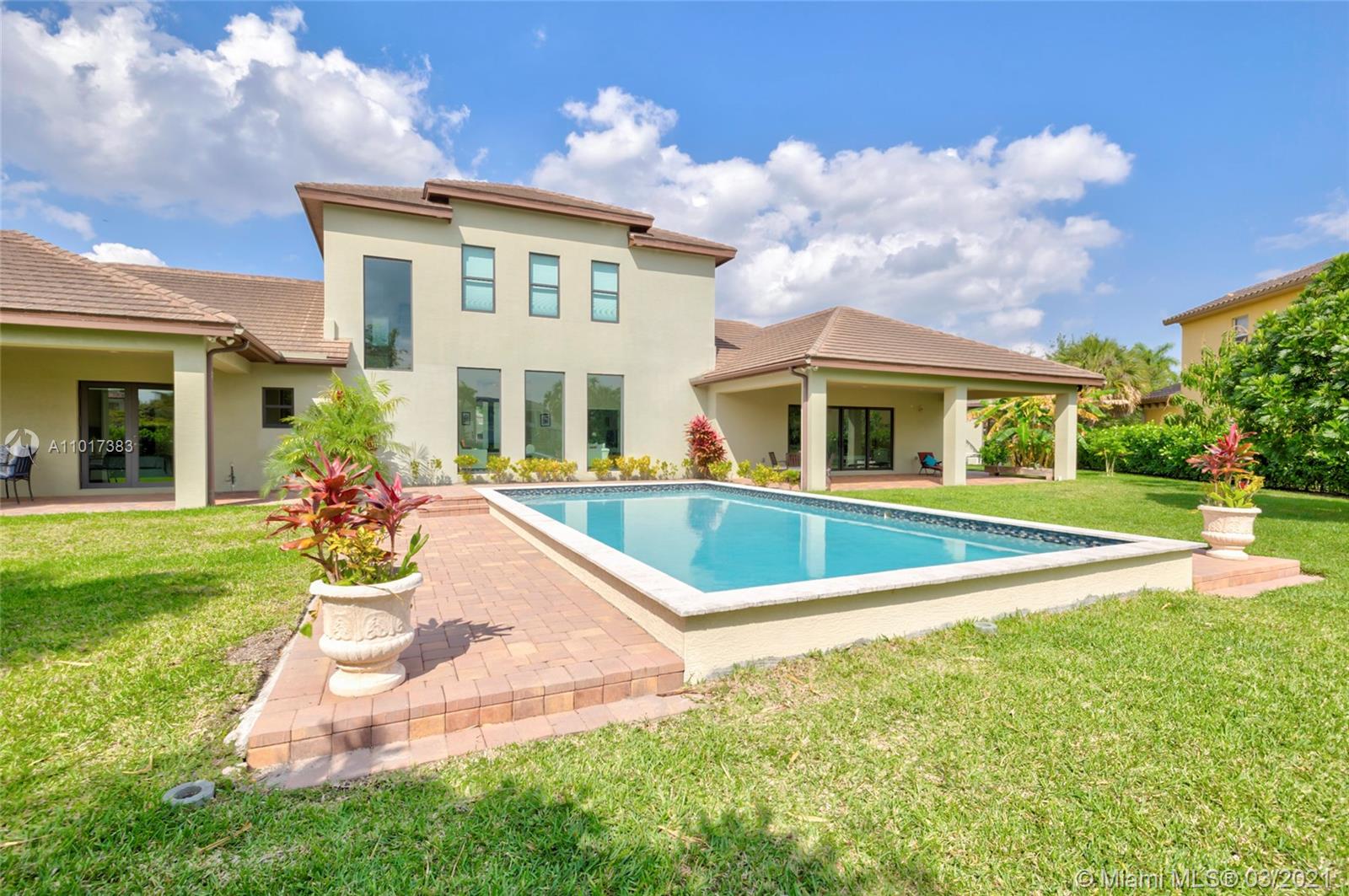 HERON ESTATES AT HERON BAY - Residential