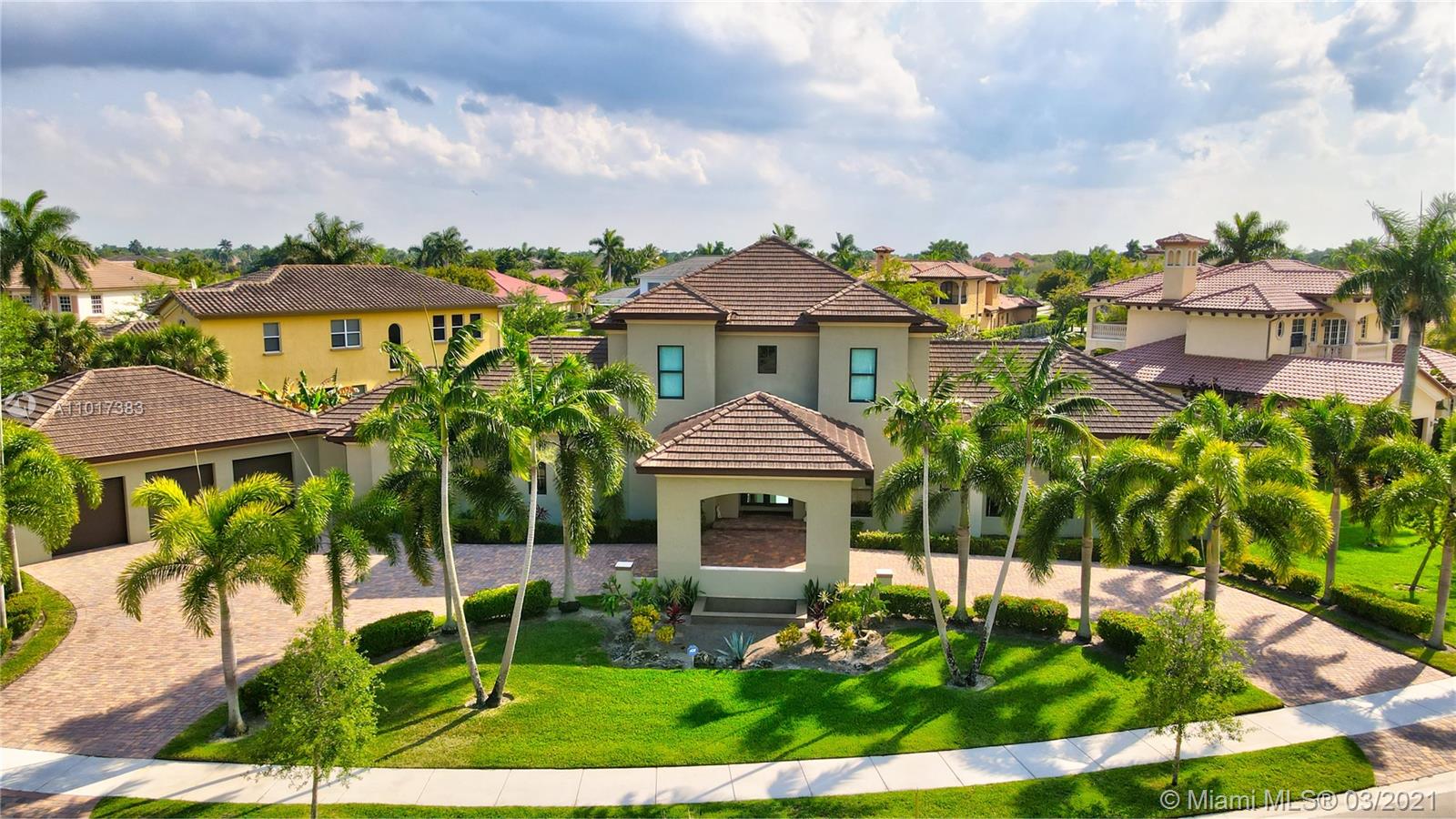 HERON ESTATES AT HERON BAY - Residential