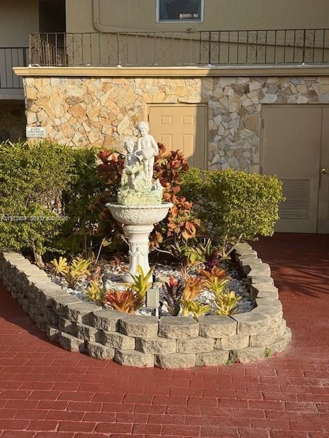 SOMERSET NO SEVEN CONDO - Residential