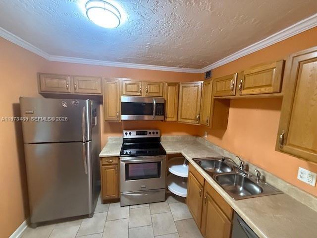 2801 Somerset Dr 105