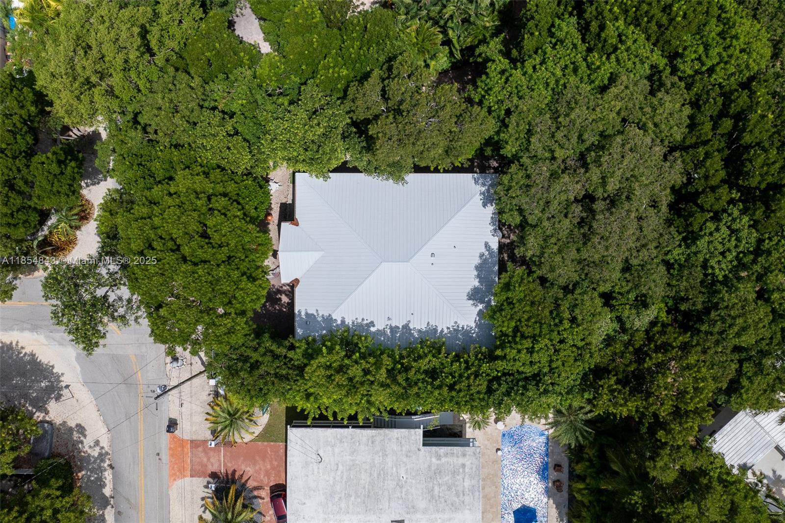207 Sunset Blvd