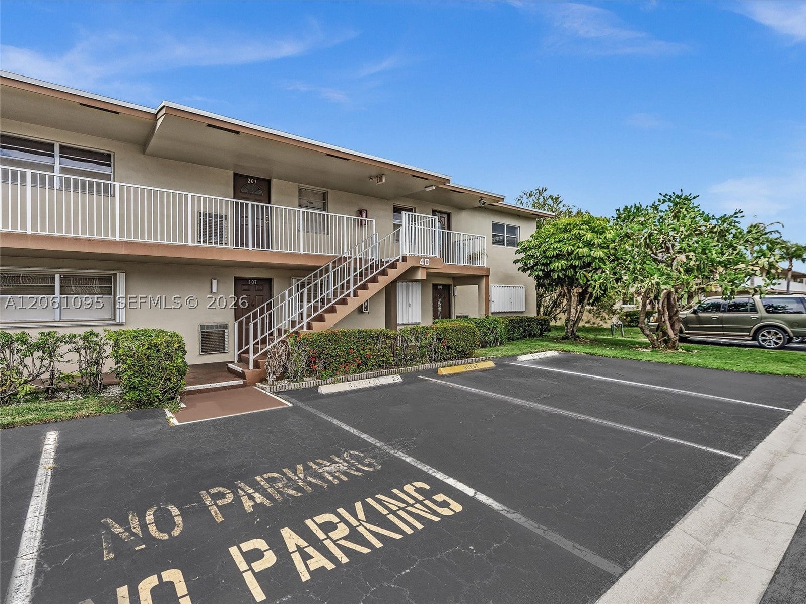 551 NW 76th Ter 208