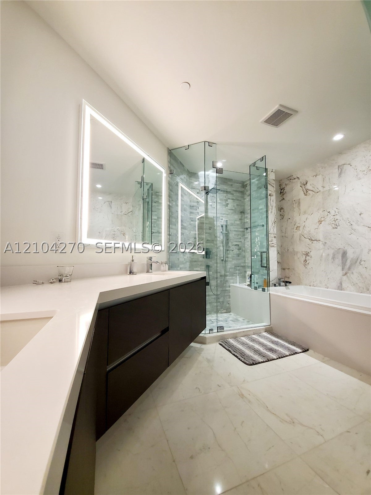 851 NE 1st Ave 4208