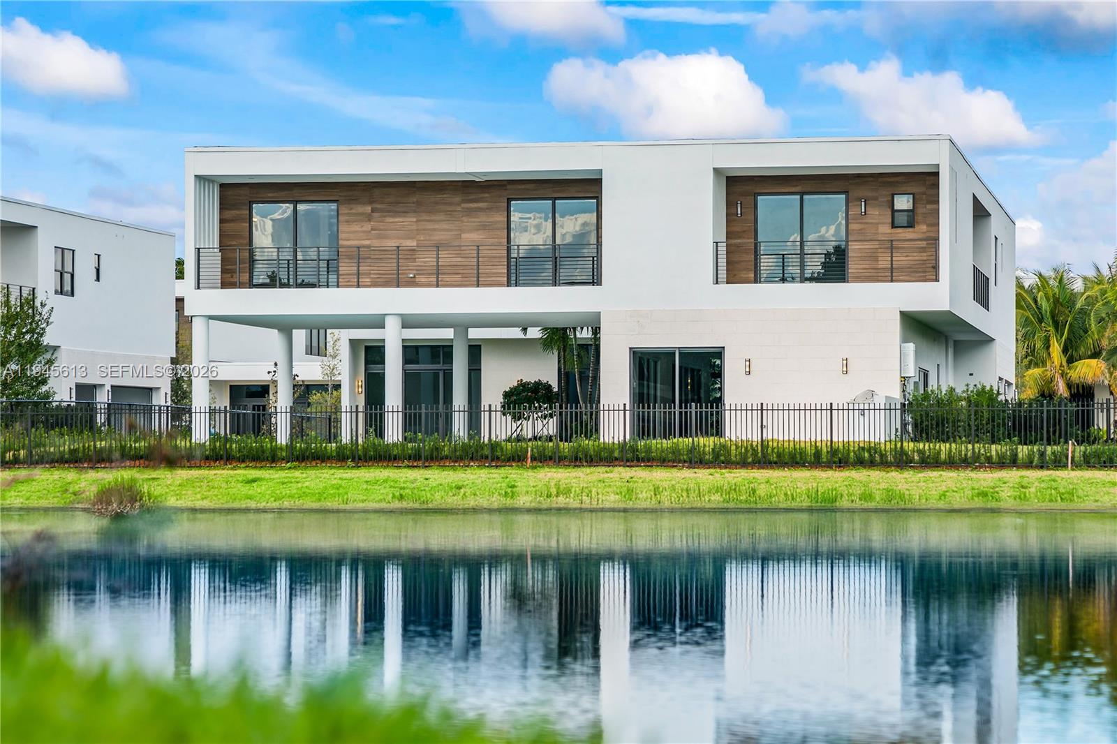 WESTON ESTATES - Residential