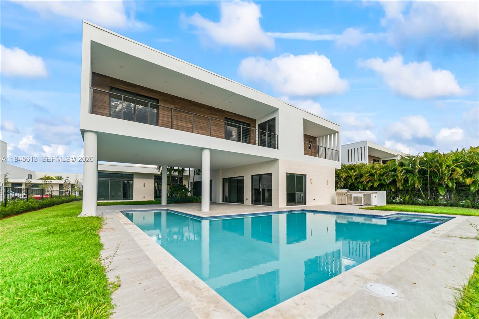 WESTON ESTATES - Residential