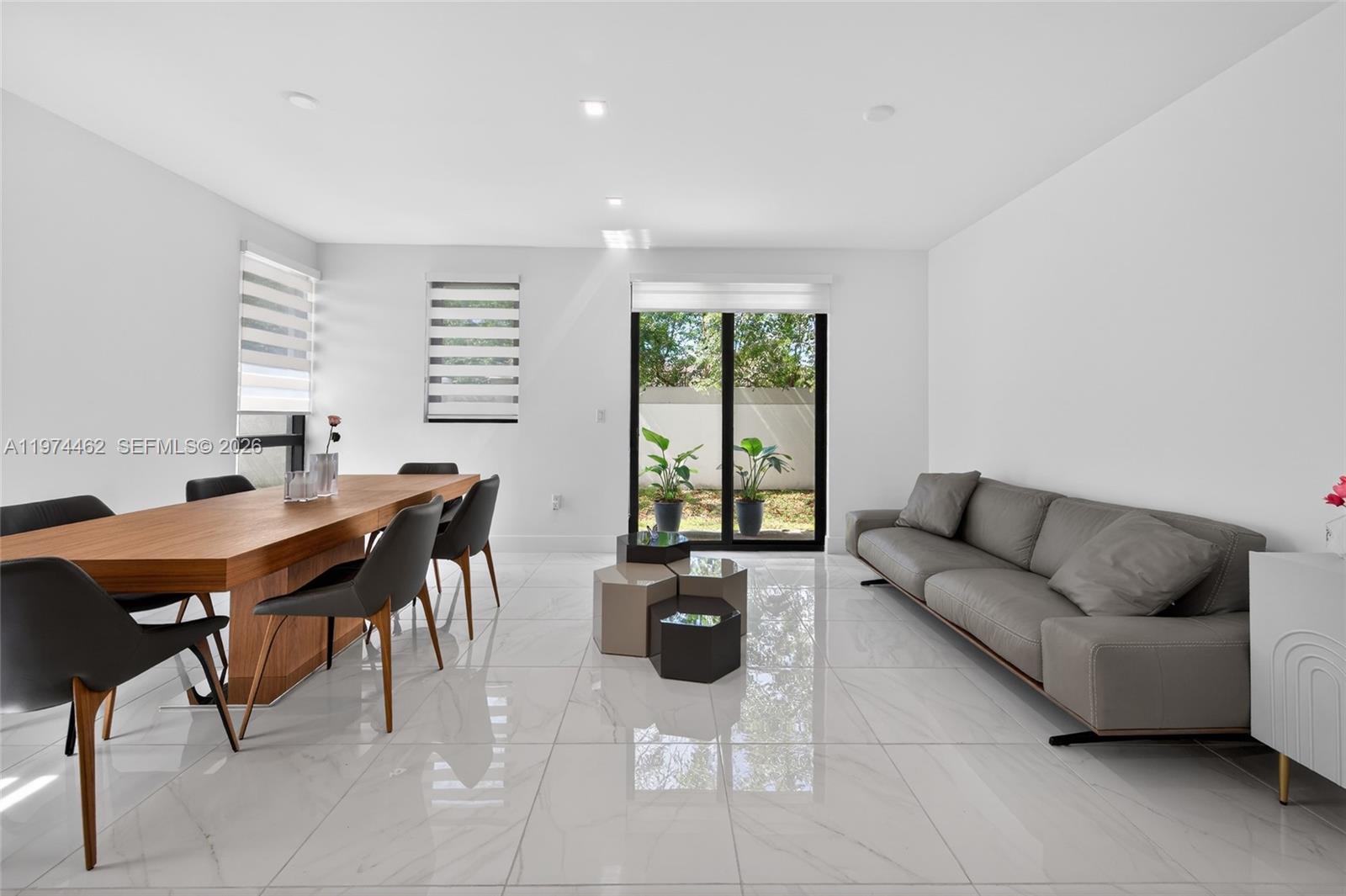 OAKS PLACE - Residential