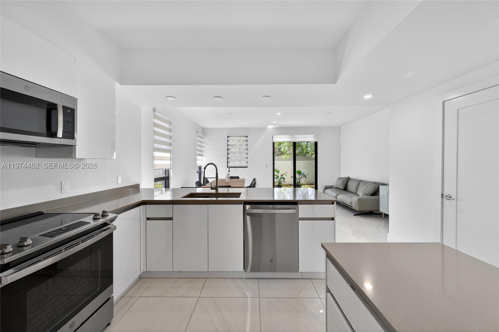 OAKS PLACE - Residential