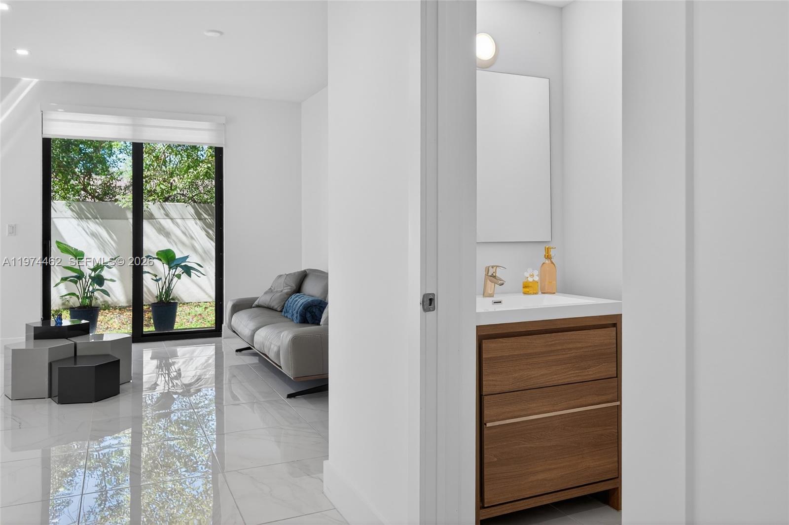 OAKS PLACE - Residential