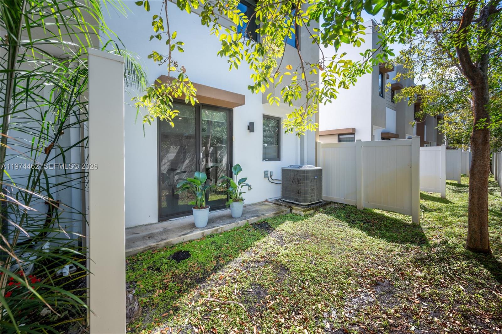 OAKS PLACE - Residential