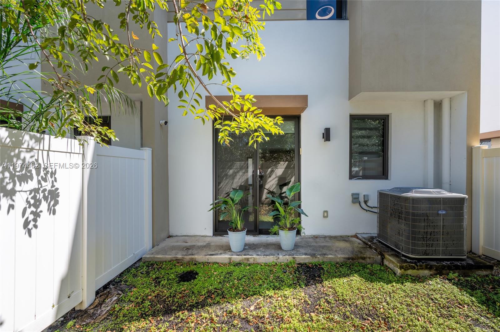 OAKS PLACE - Residential