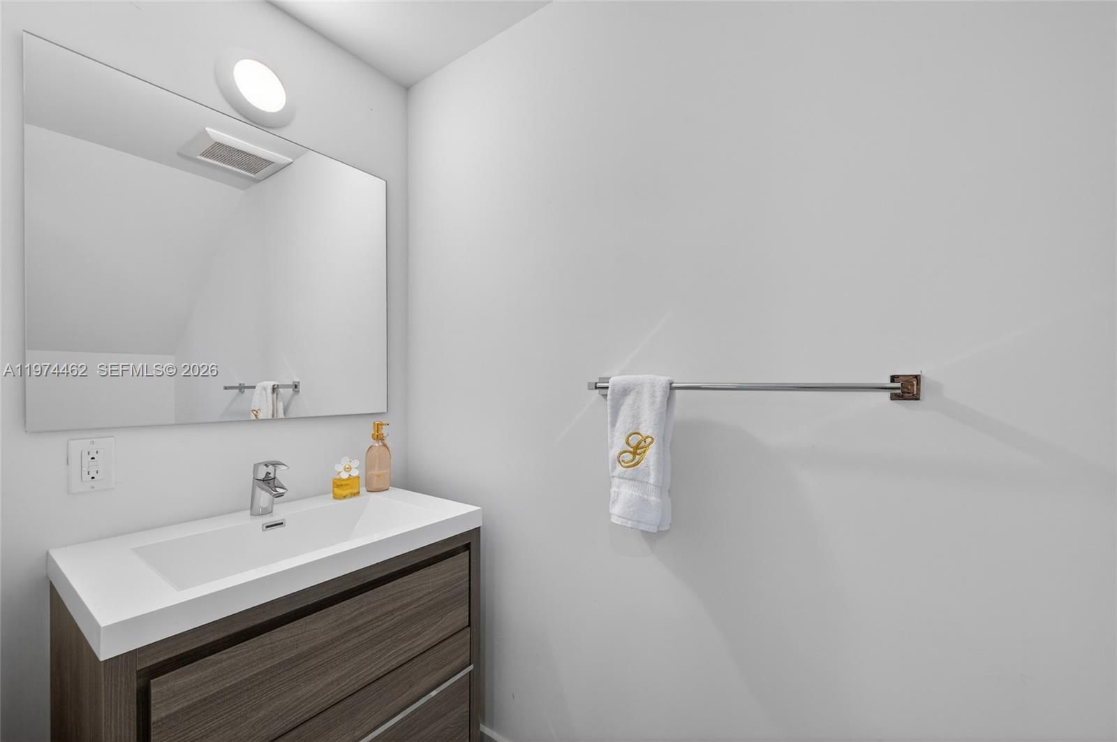 OAKS PLACE - Residential