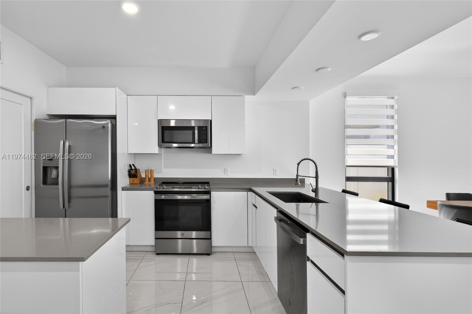 OAKS PLACE - Residential