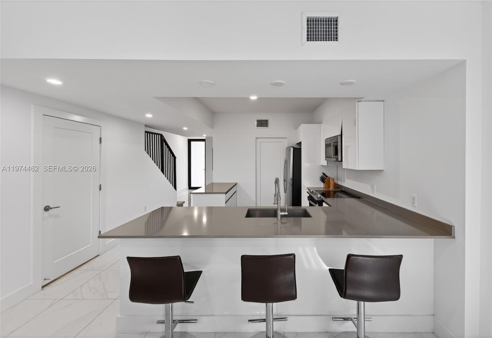 OAKS PLACE - Residential