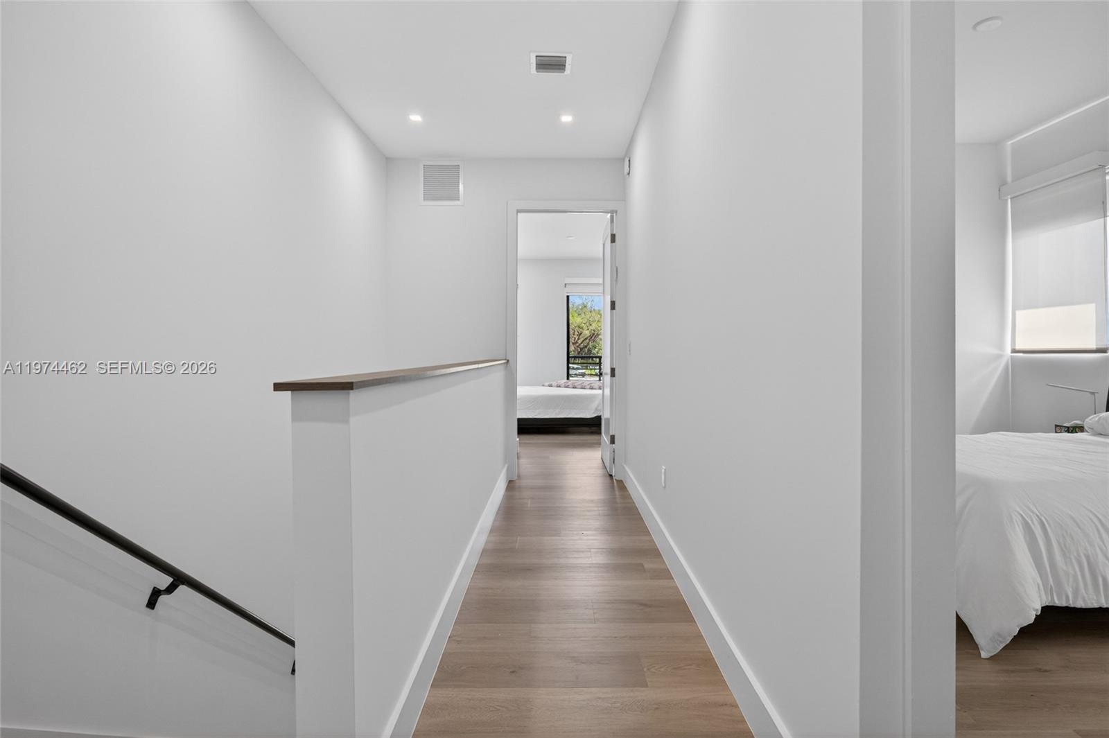 OAKS PLACE - Residential