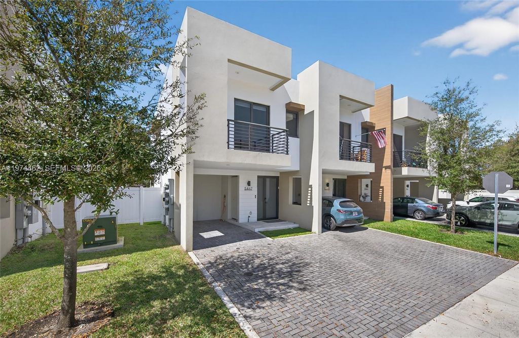 Photo of 5467 W Oak Way, Dania Beach, FL 33314 (MLS # A11974462)