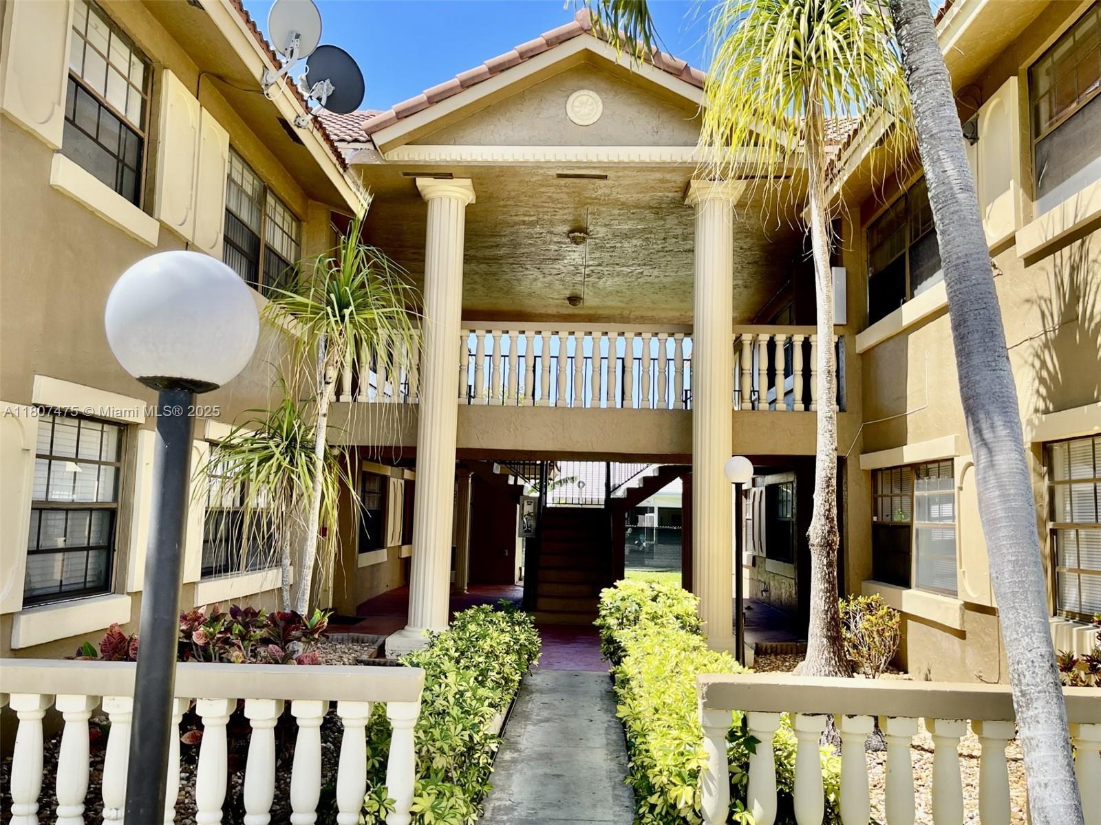 2624 Riverside Dr 2624