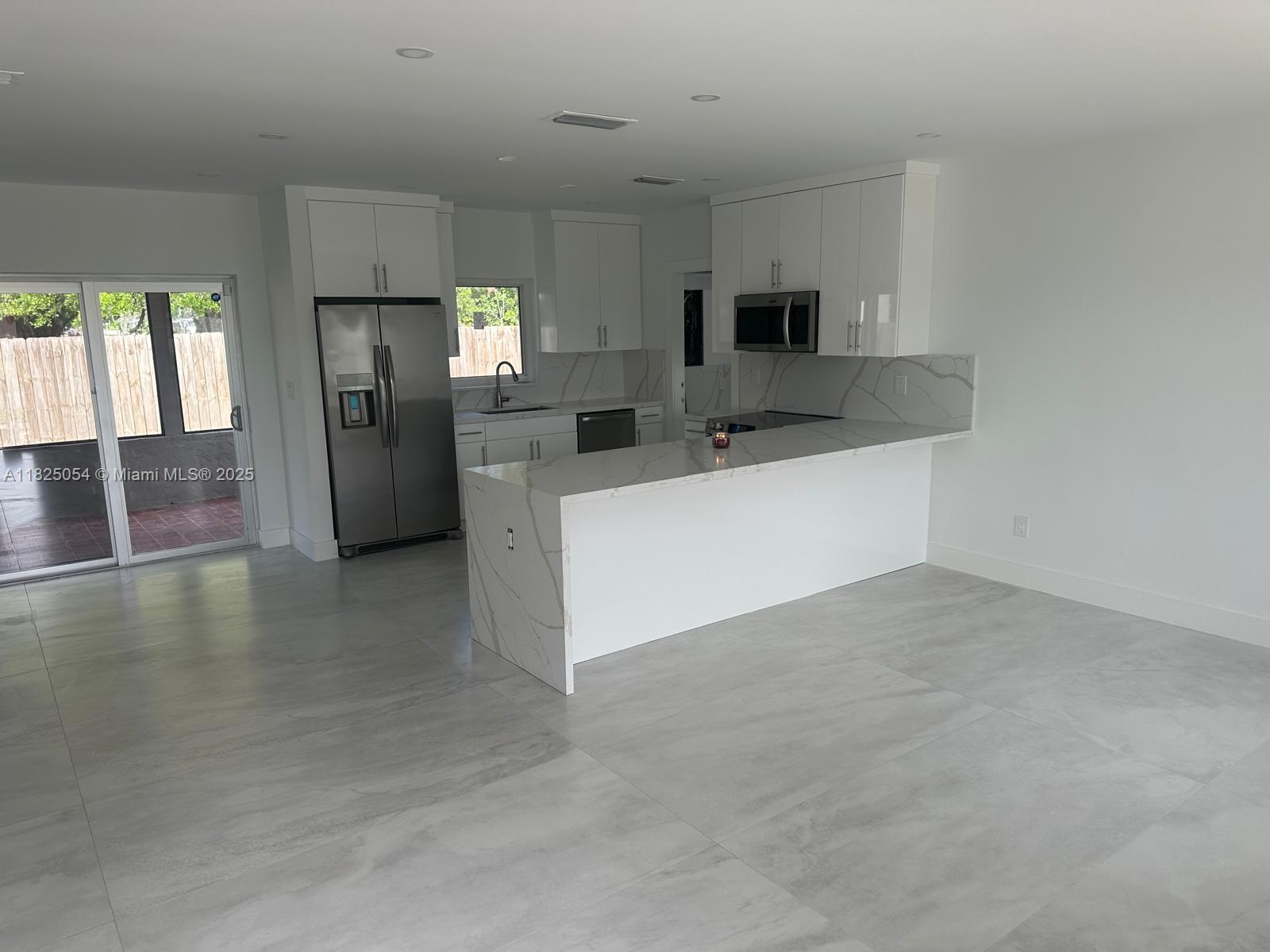 771 NW 15th St