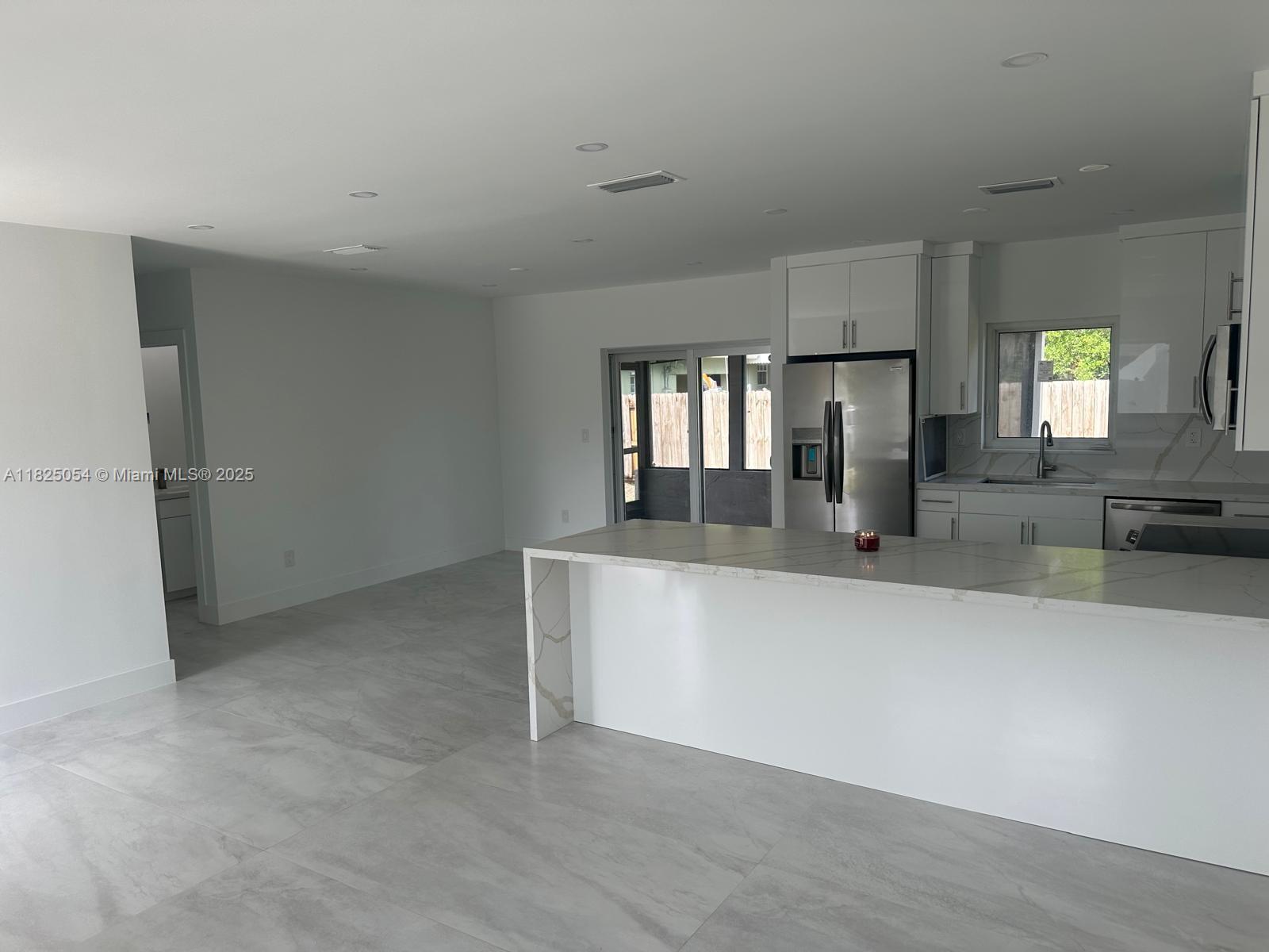 771 NW 15th St