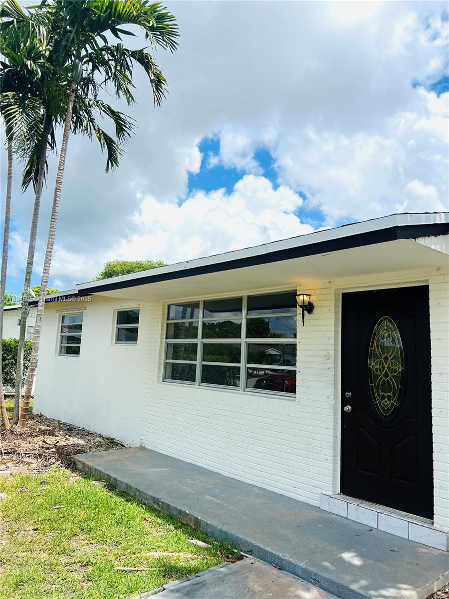 15530 Sw 295th Ter, Homestead, Miami-Dade County, Florida - 3 Bedrooms  
1 Bathrooms - 