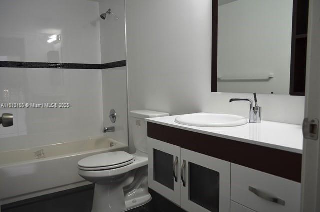 WINSTON TOWERS 700 CONDO - Residential