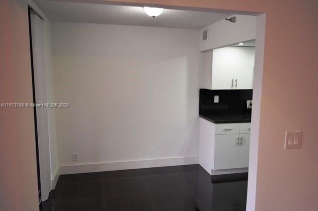 WINSTON TOWERS 700 CONDO - Residential