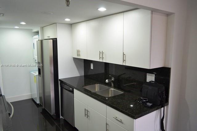 WINSTON TOWERS 700 CONDO - Residential