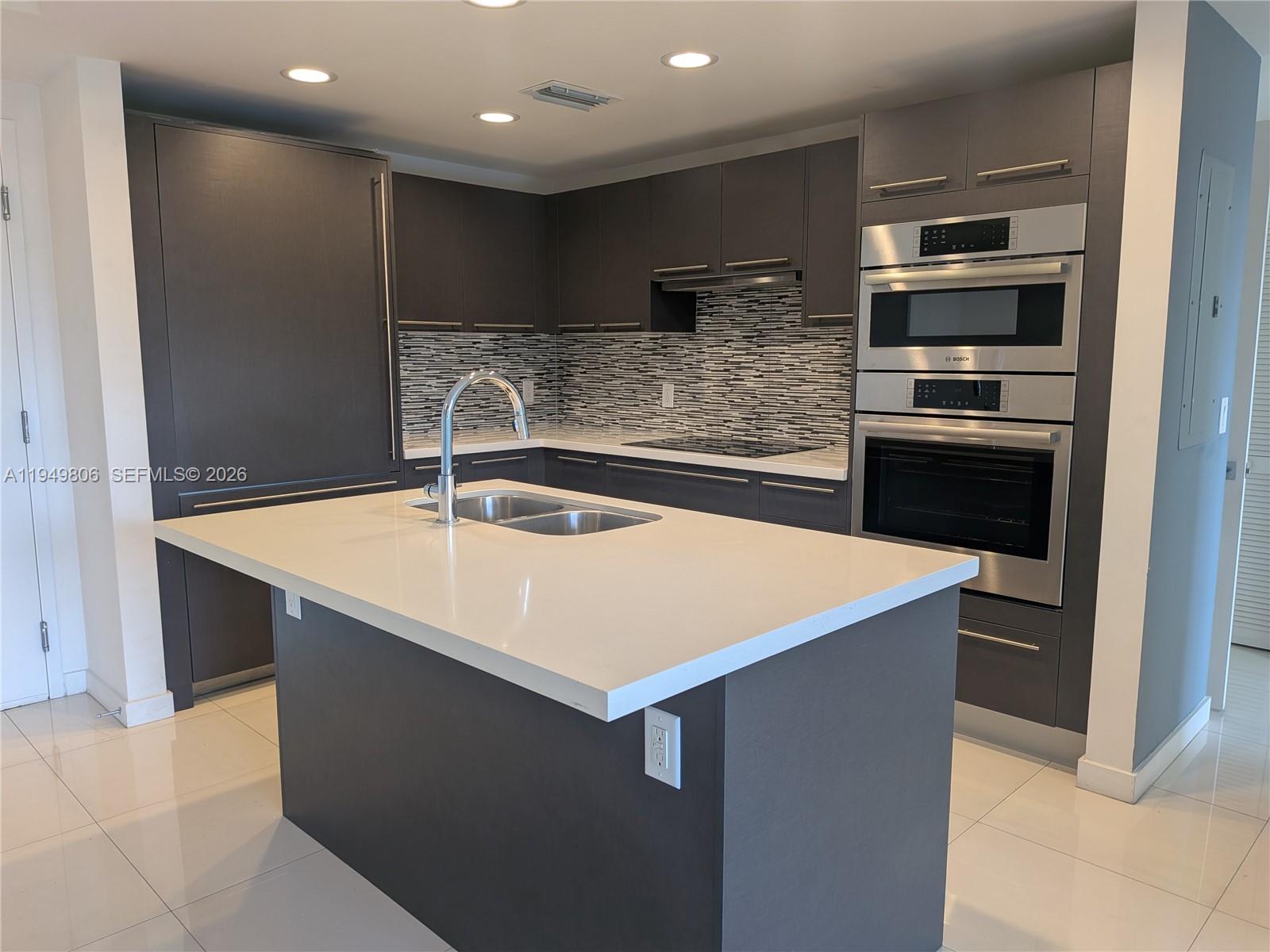 MIDTOWN AT DORAL - Residential