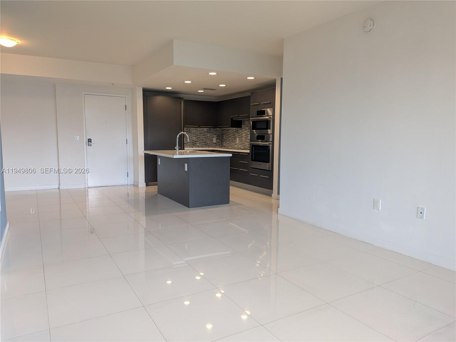 MIDTOWN AT DORAL - Residential