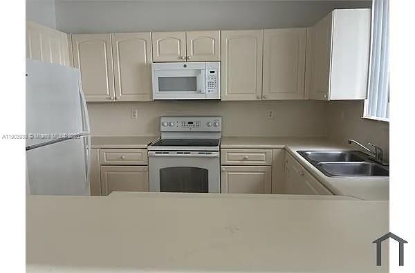 SHOMA TOWNHOMES AT KEYSCO - Residential Lease