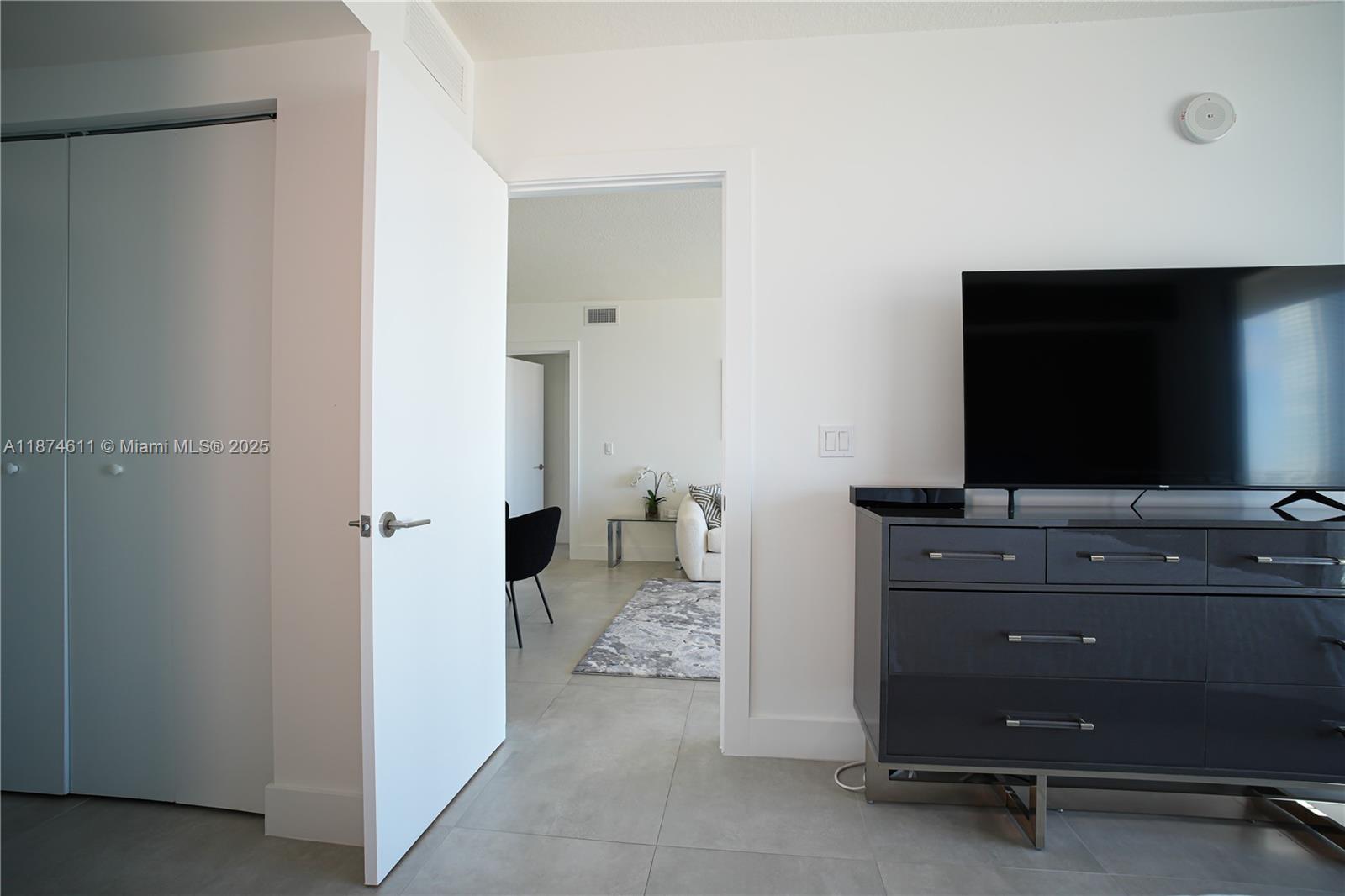 PARQUE TOWERS CONDO - Residential