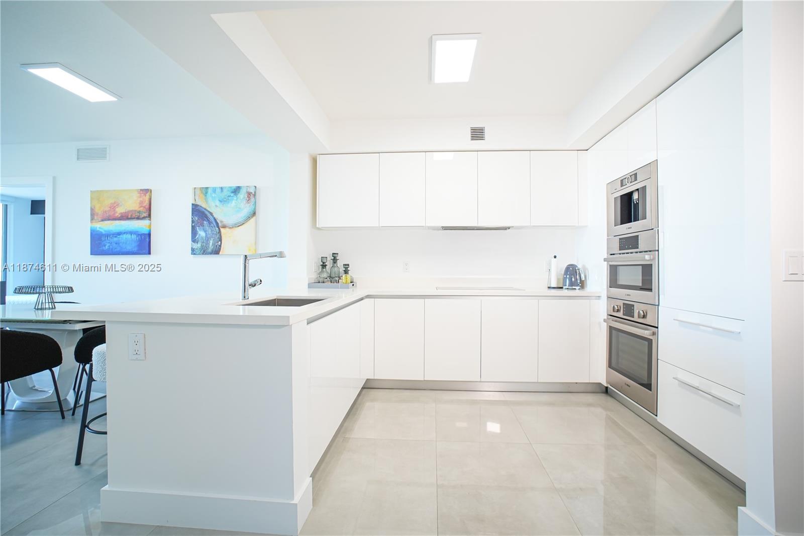 PARQUE TOWERS CONDO - Residential