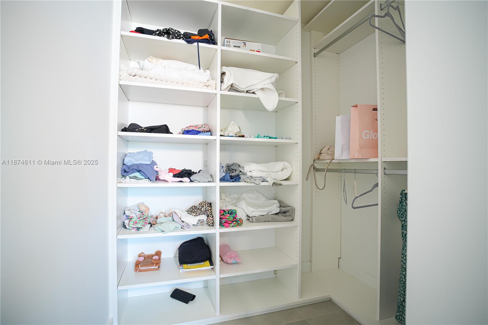 PARQUE TOWERS CONDO - Residential