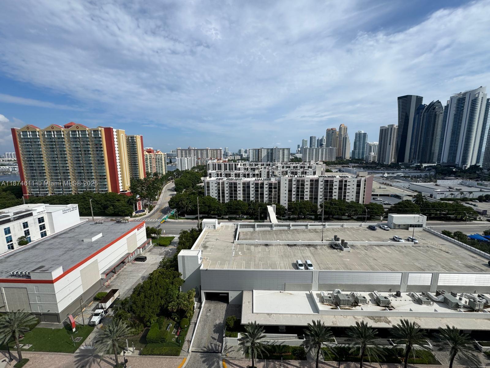 PARQUE TOWERS CONDO - Residential