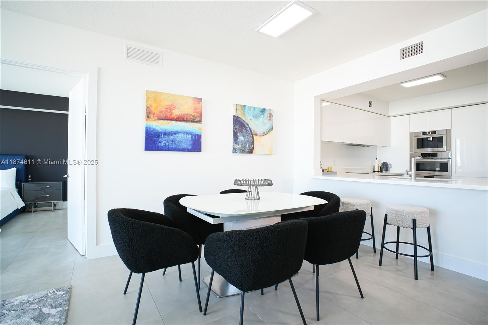 PARQUE TOWERS CONDO - Residential