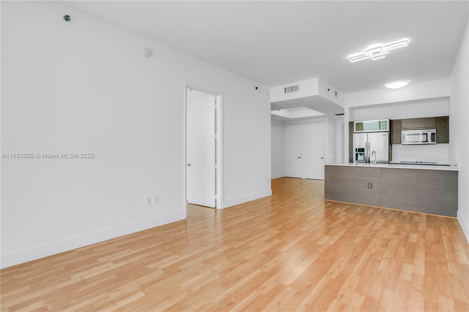 500 BRICKELL WEST CONDO - Residential Lease