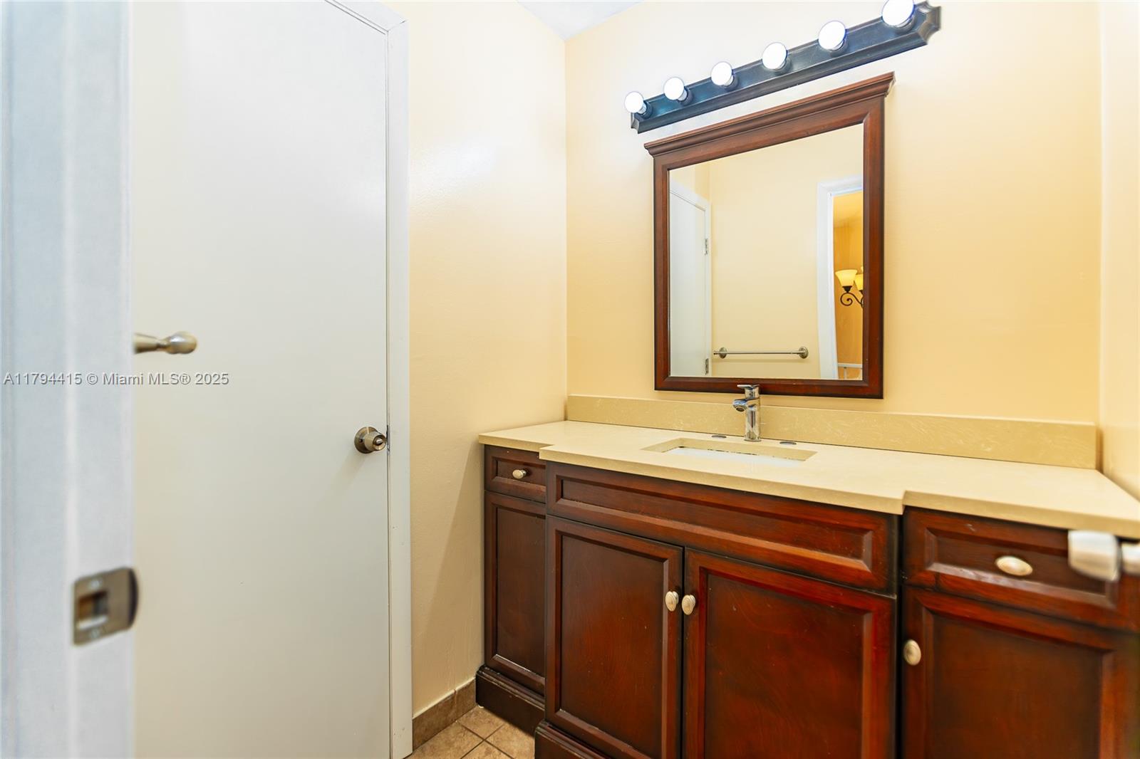 1613 NW 16 ST CONDO - Residential