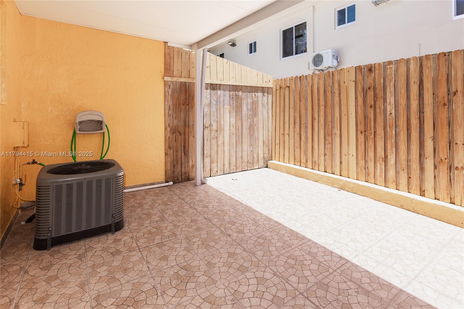 1613 NW 16 ST CONDO - Residential