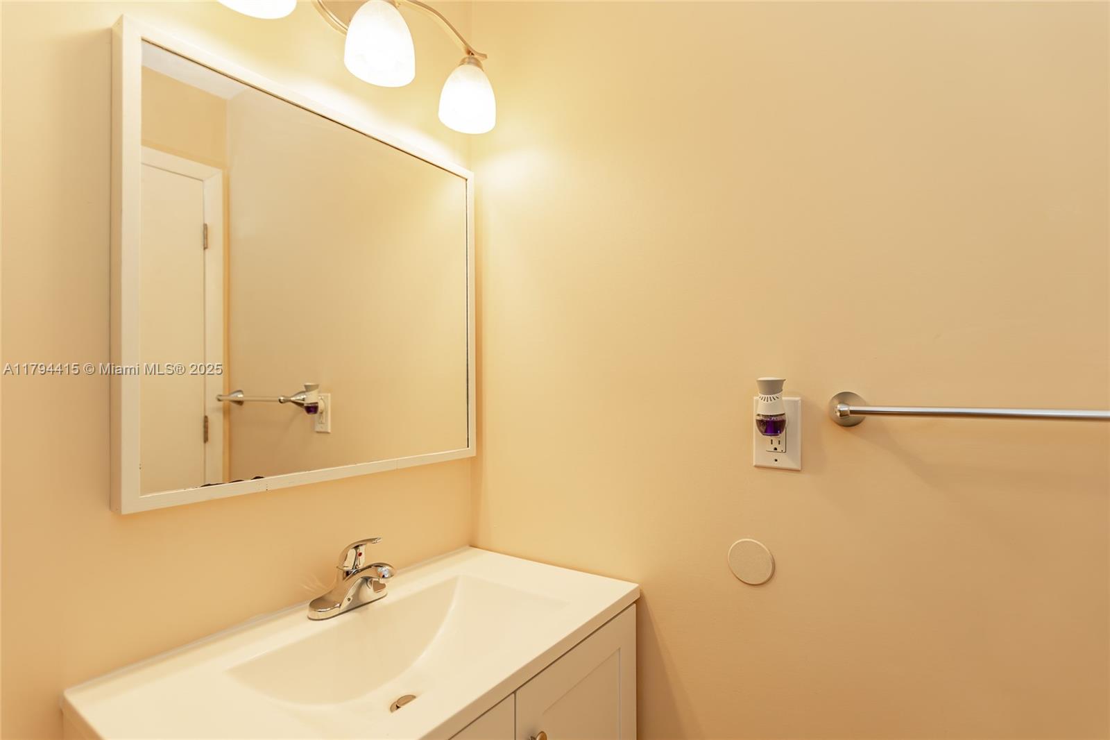 1613 NW 16 ST CONDO - Residential