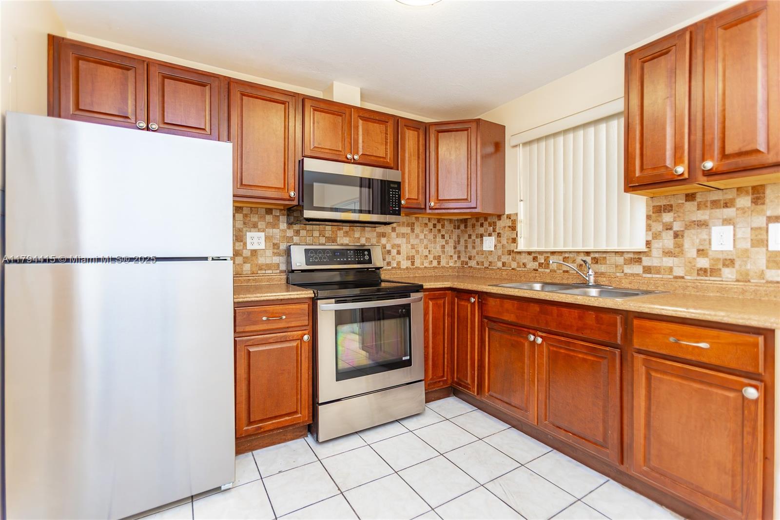 1613 NW 16 ST CONDO - Residential